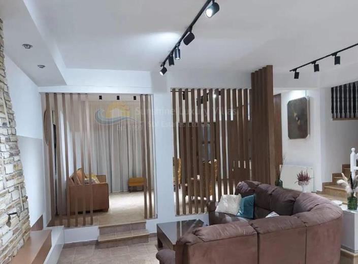 Image No.4-Villa de 5 chambres à vendre à Aradippou