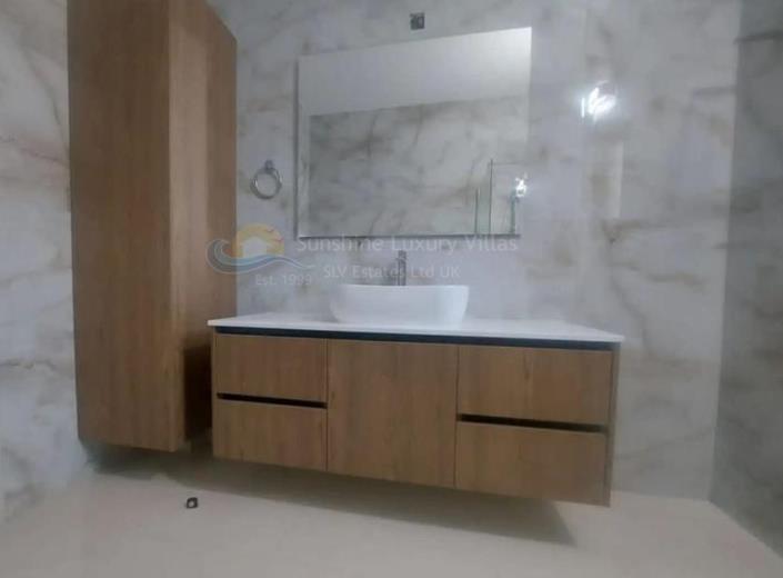 Image No.11-Villa de 5 chambres à vendre à Aradippou