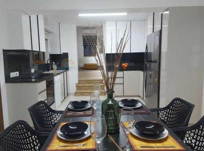 Image No.3-Villa de 5 chambres à vendre à Aradippou