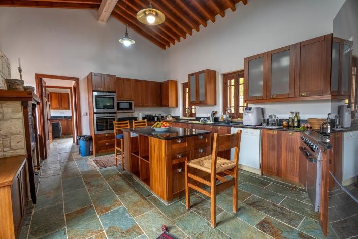 Image No.11-7 Bed Villa for sale