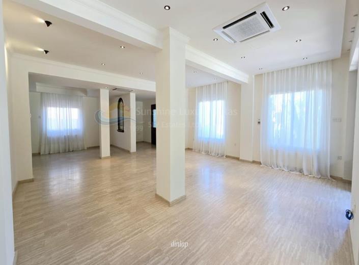 Image No.3-Villa de 8 chambres à vendre à Kapsalos