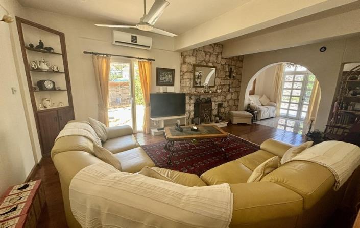 Image No.11-Villa de 4 chambres à vendre à Peyia