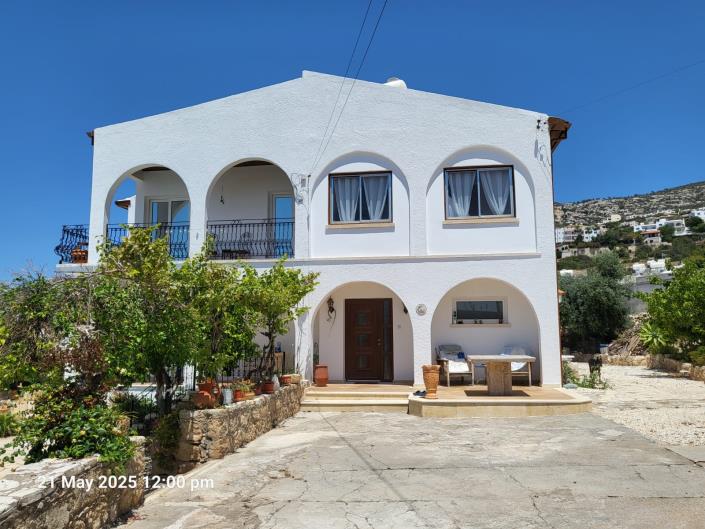 Image No.2-Villa de 4 chambres à vendre à Peyia