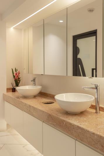 Image No.17-Commercial de 4 chambres à vendre à Limassol