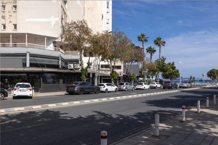 Image No.21-Commercial de 4 chambres à vendre à Limassol