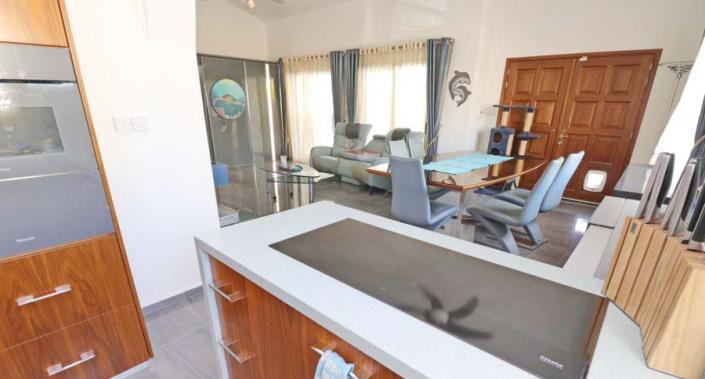 Image No.10-3 Bed Bungalow for sale