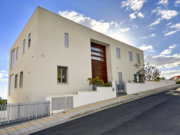 Image No.37-Villa de 7 chambres à vendre à Mouttagiaka