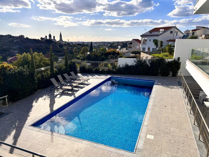 Image No.4-Villa de 7 chambres à vendre à Mouttagiaka