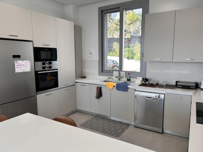 Image No.12-Villa de 7 chambres à vendre à Mouttagiaka