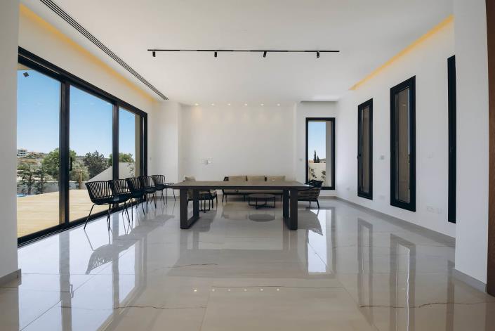 Image No.10-Villa de 5 chambres à vendre à Agios Tychonas