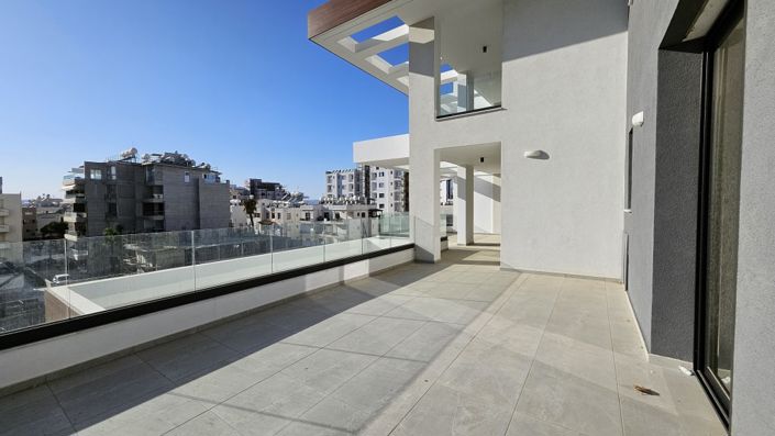 Image No.7-3 Bed Apartment for sale