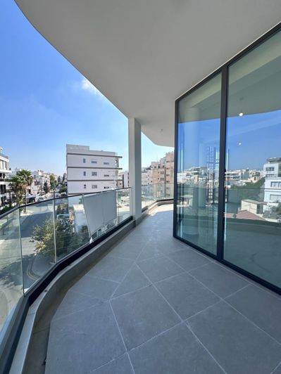 Image No.14-3 Bed Property for sale