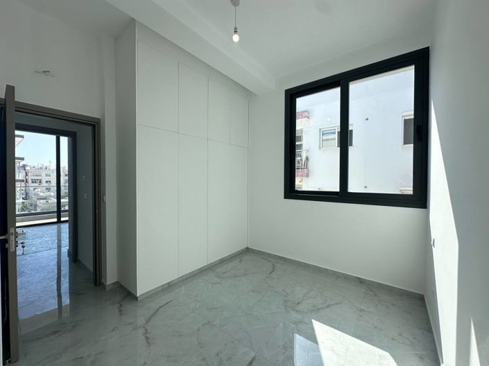 Image No.24-3 Bed Property for sale