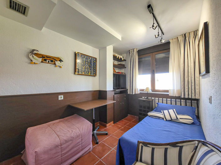 Image No.18-4 Bed Townhouse for sale