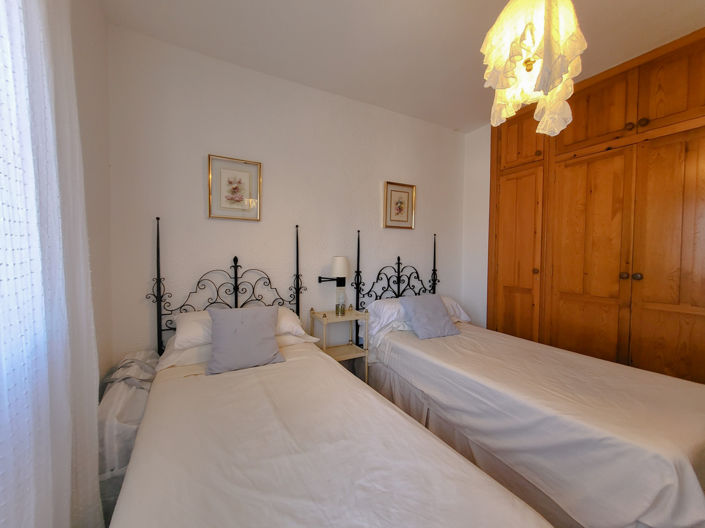 Image No.27-4 Bed Townhouse for sale