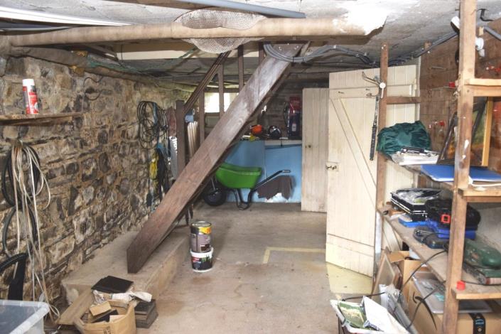 Image No.18-4 Bed House for sale