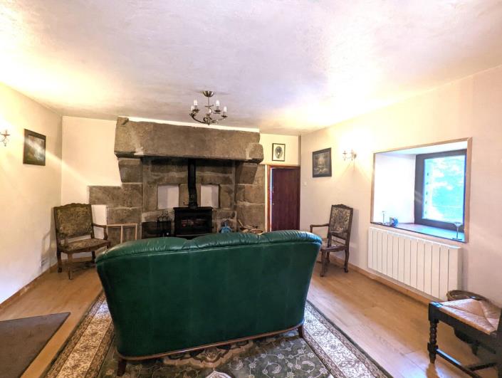 Image No.12-2 Bed House for sale