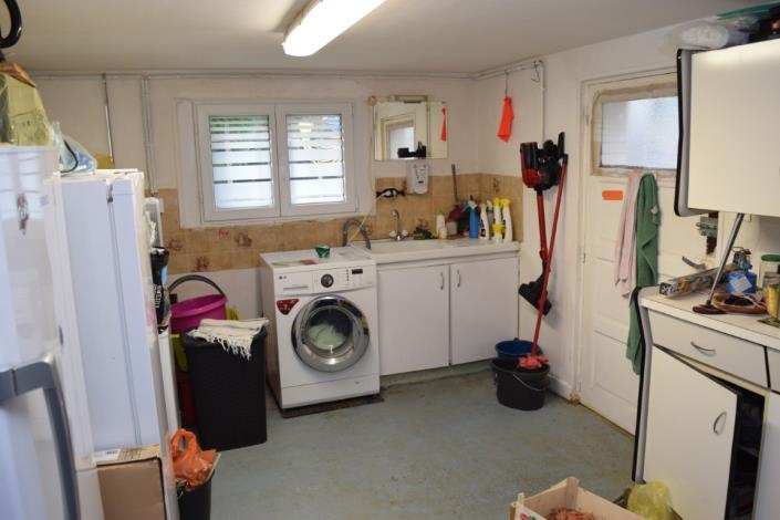 Image No.18-2 Bed House for sale