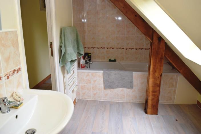 Image No.20-3 Bed House for sale