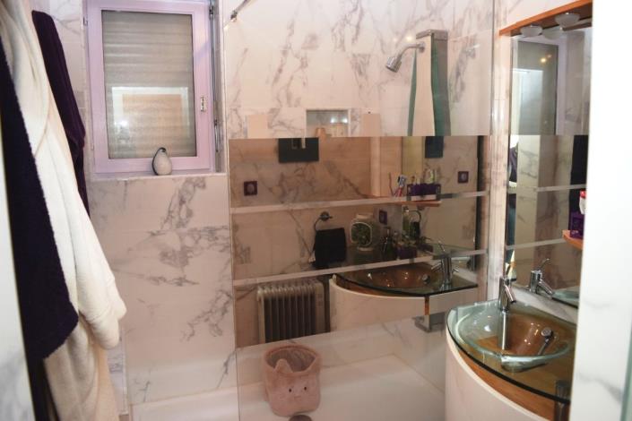 Image No.9-5 Bed House for sale