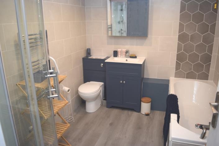 Image No.16-5 Bed House for sale