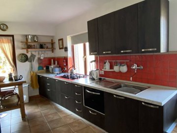 ed3b3380-f589-5241-9420-35587a9e0825