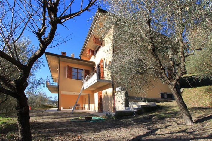 Image No.2-Villa de 6 chambres à vendre à Fivizzano