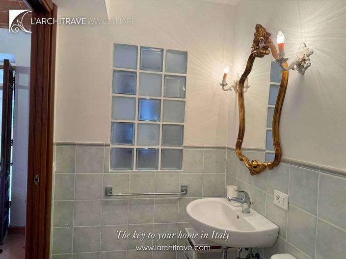 Image No.7-2 Bed House for sale