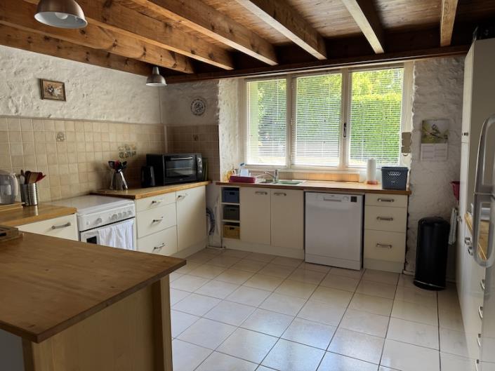 Image No.11-3 Bed Country House for sale