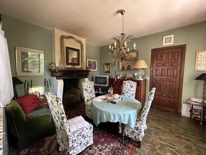 Image No.10-6 Bed House for sale