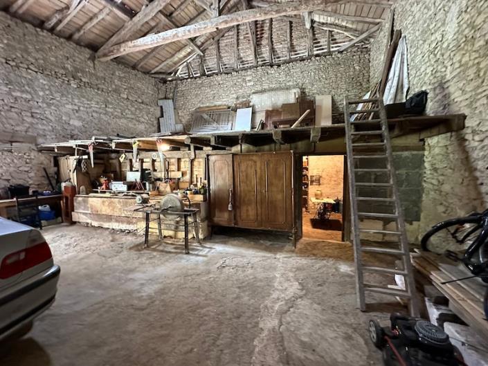 Image No.9-3 Bed House for sale