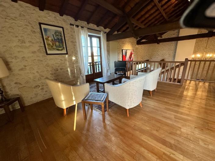 Image No.8-Maison de campagne de 5 chambres à vendre à Saint-Paul-Lizonne