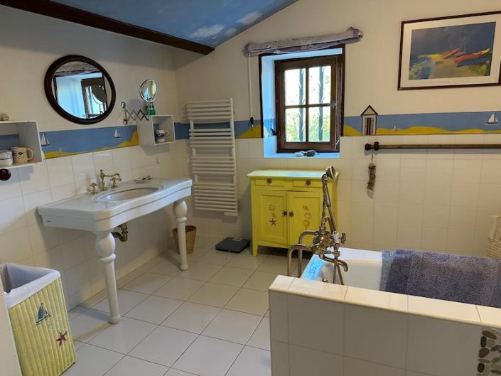 Image No.10-Maison de campagne de 5 chambres à vendre à Saint-Paul-Lizonne