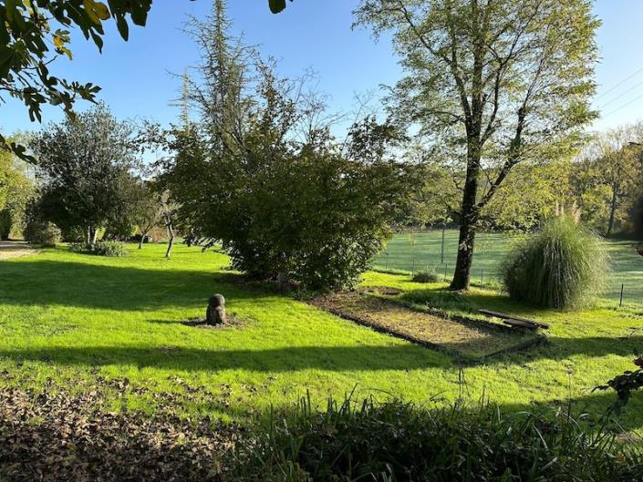 Image No.14-Maison de campagne de 5 chambres à vendre à Saint-Paul-Lizonne