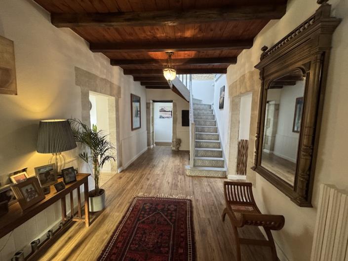 Image No.4-Maison de campagne de 4 chambres à vendre à Chalais