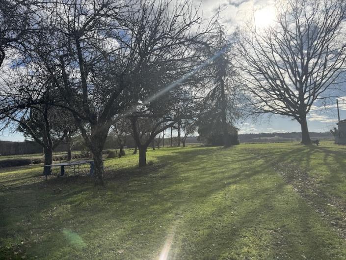 Image No.9-Maison de campagne de 4 chambres à vendre à Chalais