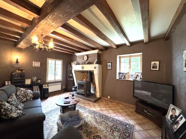 Image No.3-Maison de campagne de 4 chambres à vendre à Chalais