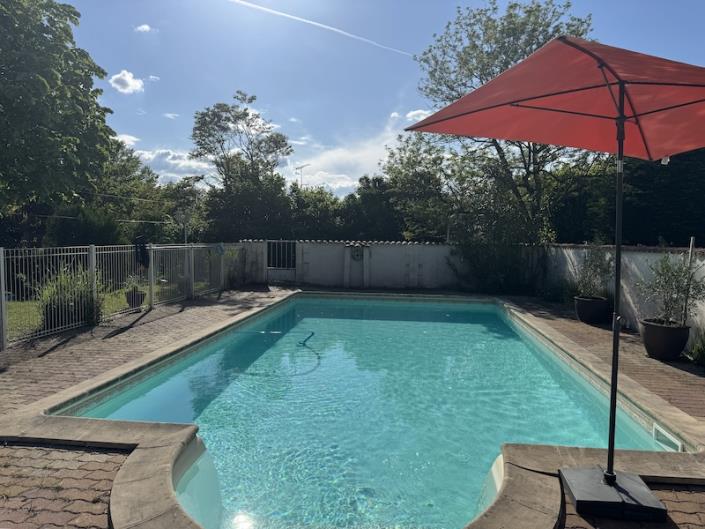 Image No.2-Maison de campagne de 4 chambres à vendre à Rioux-Martin