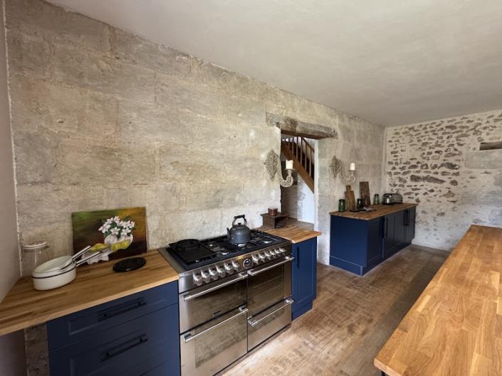 Image No.3-Propriété de pays de 4 chambres à vendre à Aubeterre-sur-Dronne