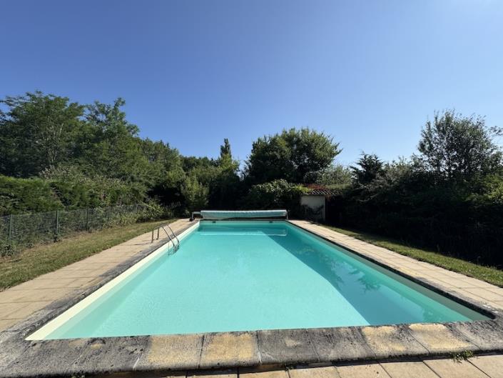 Image No.2-Maison de campagne de 4 chambres à vendre à Saint-Aigulin