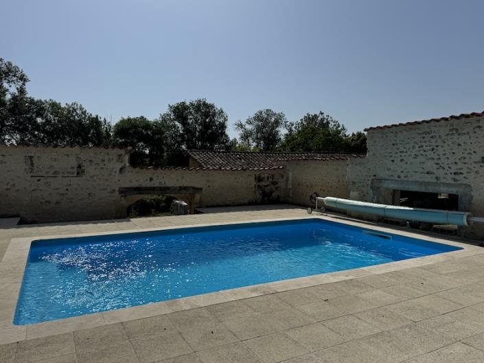 Image No.3-Maison de 4 chambres à vendre à Aubeterre-sur-Dronne