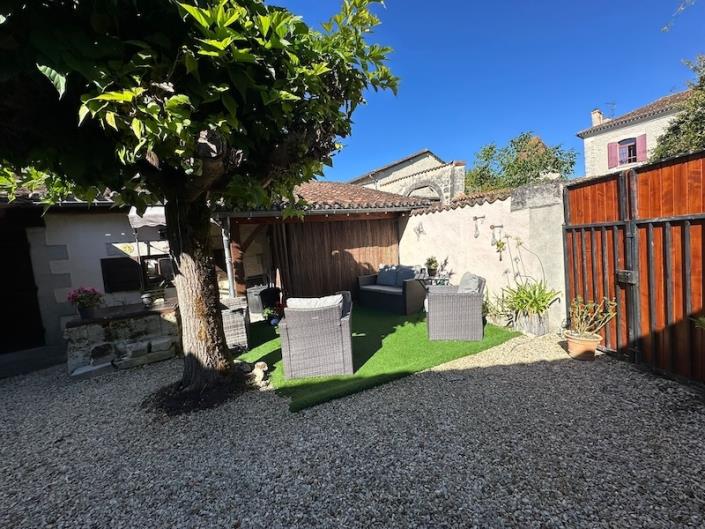 Image No.9-Maison de village de 3 chambres à vendre à Saint-Paul-Lizonne