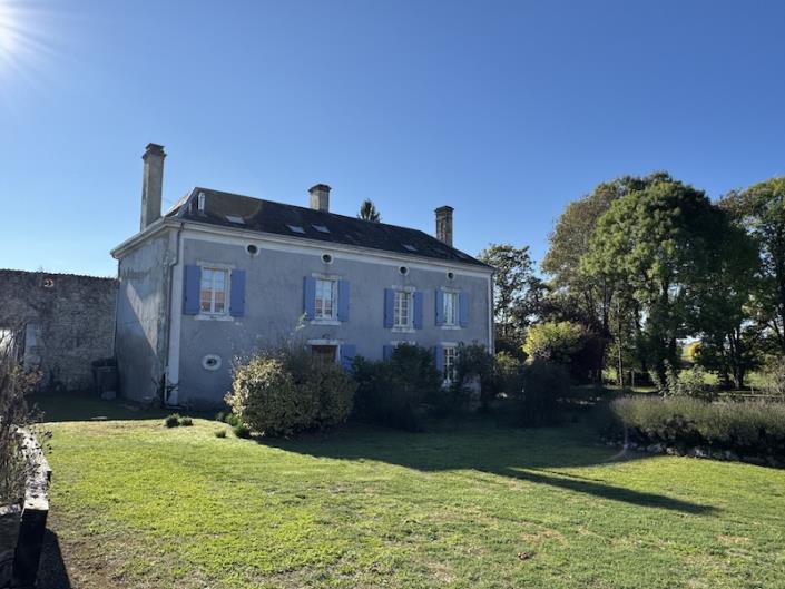 Image No.2-Maison de campagne de 4 chambres à vendre à Verteillac