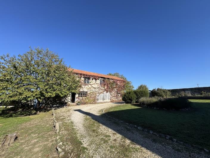 Image No.4-Maison de campagne de 4 chambres à vendre à Verteillac