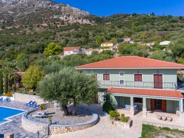 1 - Valeriano, Villa