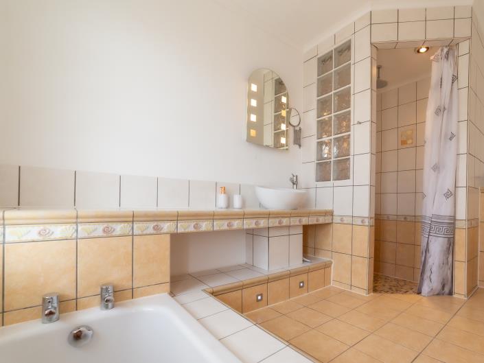 Image No.16-Villa de 6 chambres à vendre à Valeriano