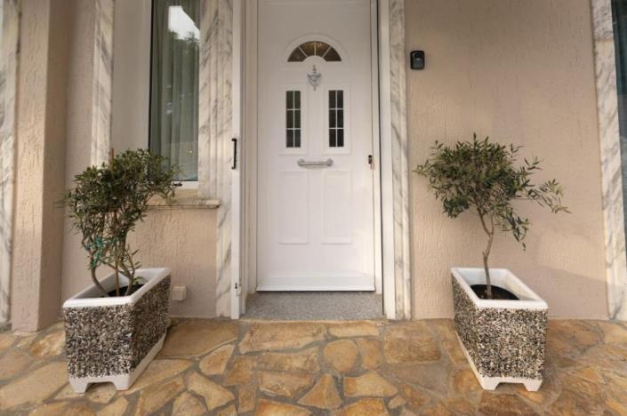 Image No.5-Villa de 2 chambres à vendre à Minies