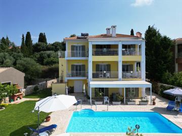 1 - Svoronata, Villa