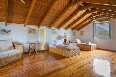 Villa_for_sale_in_Lourdata_Kefalonia--7-