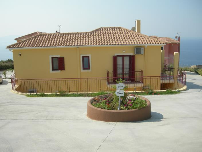 Image No.8-Propriété de 8 chambres à vendre à Platies